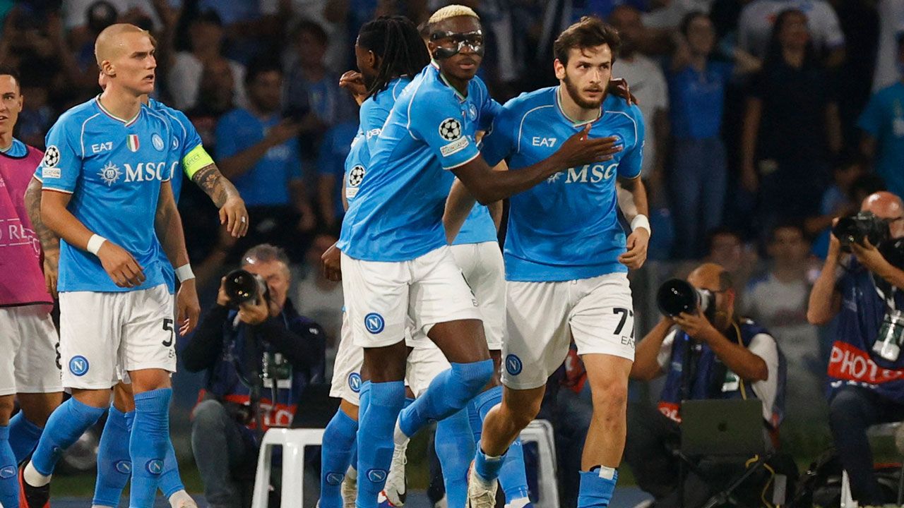 Napoli a 90 minutos de los octavos de final de la Champions League