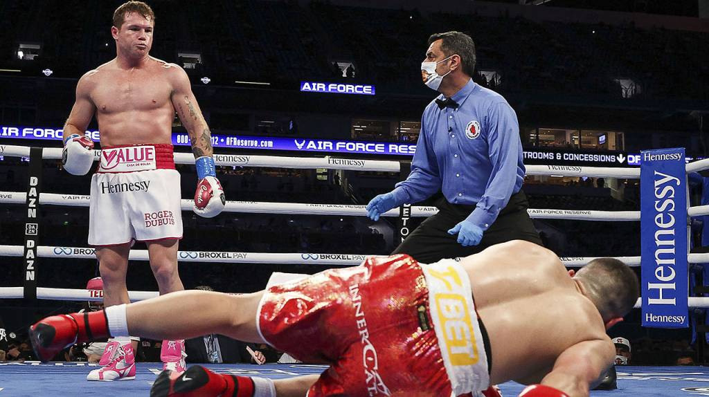 Boxeo: El contundente triunfo de 'Canelo' Álvarez, cuadro por cuadro