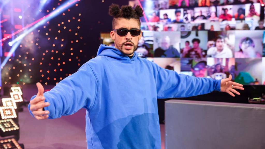 WWE: Bad Bunny le entregó el título 24/7 a R-Truth, pero le fue mal con The Miz