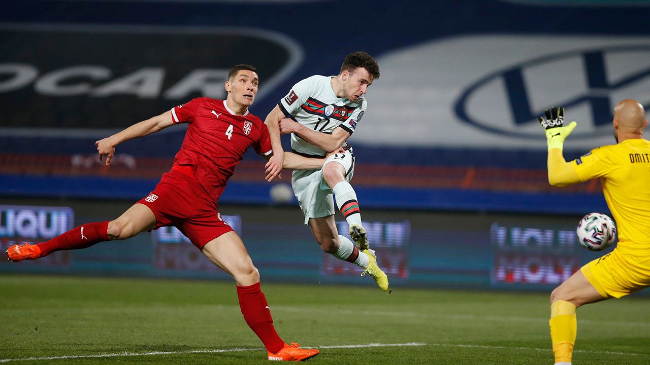 Diogo Jota marcó dos goles frente a Serbia en 36 minutos 