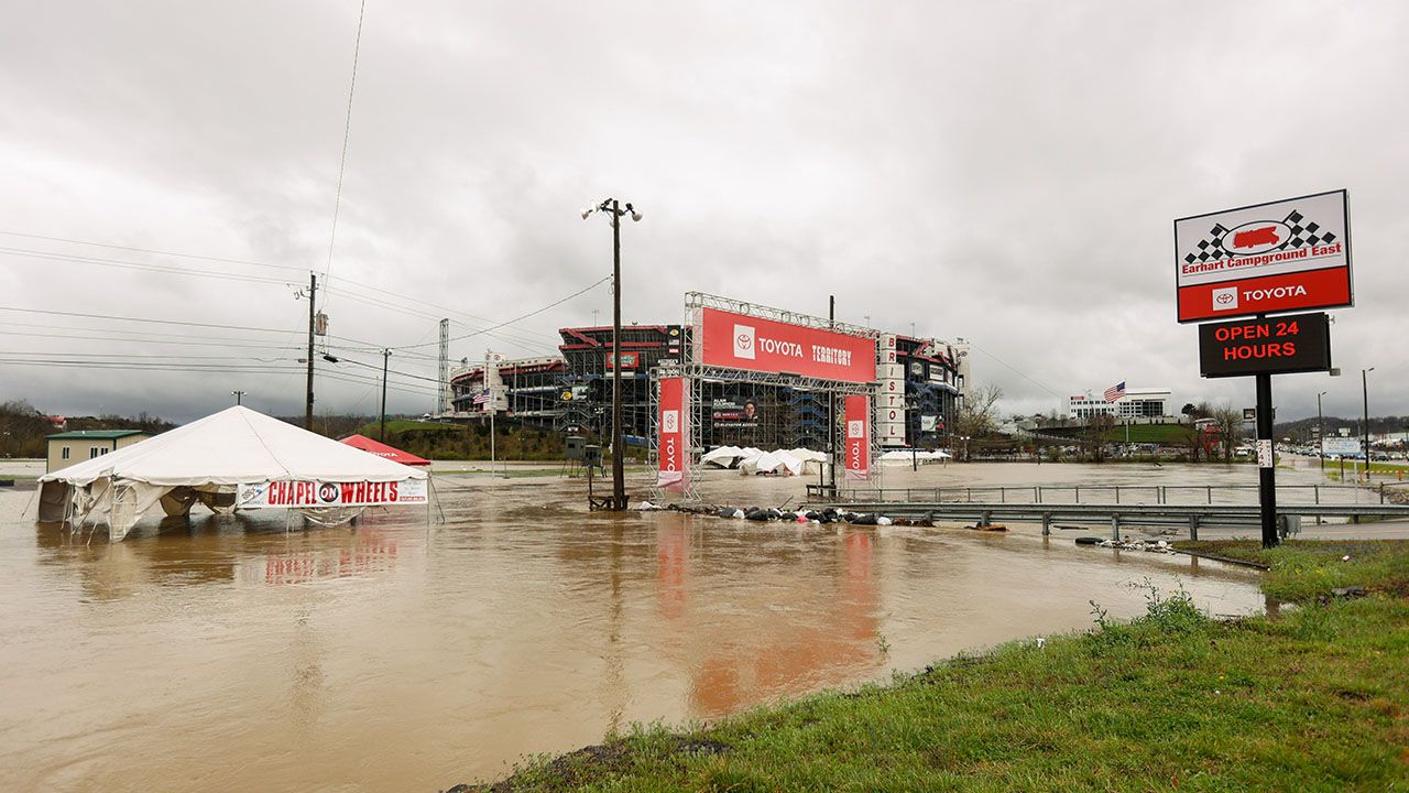 Una inundación pospuso la esperada 'Dirt Race' de NASCAR