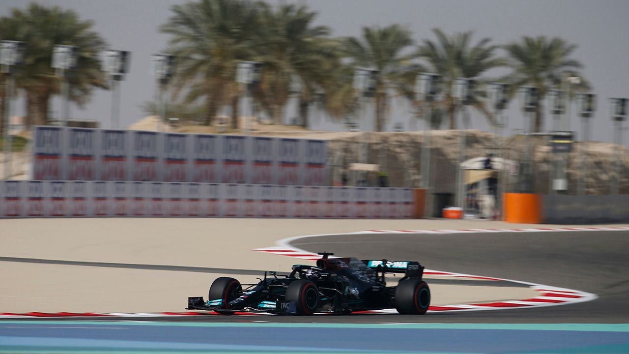 'Checo' Pérez, en el Top 10 en las prácticas del GP de Bahrein