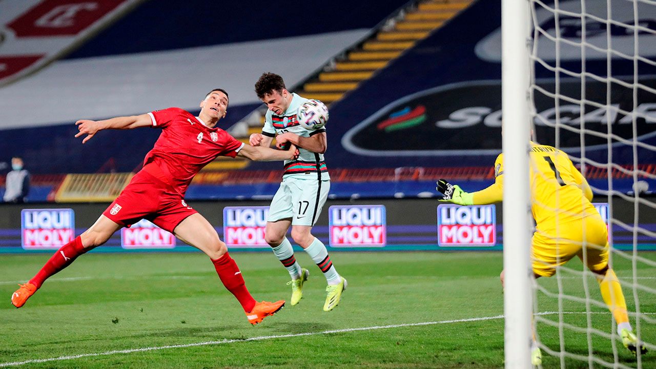 Diogo Jota marcó dos goles frente a Serbia en 36 minutos 