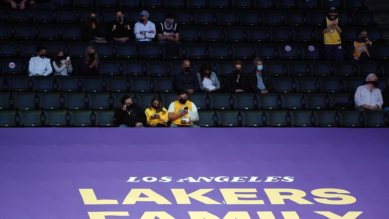 Los fans de los Lakers por fin volvieron a casa