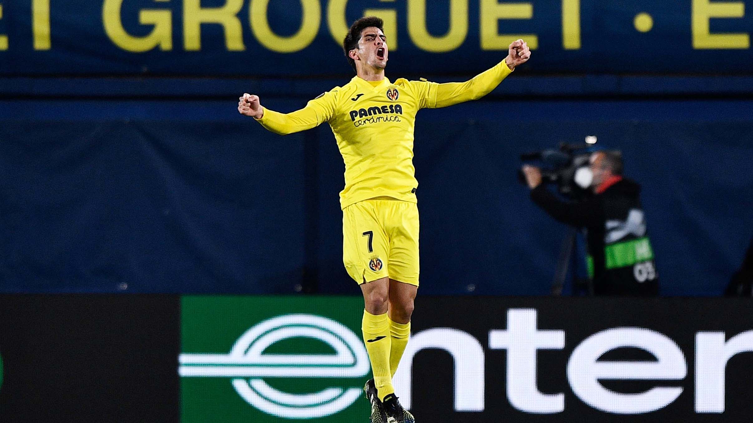 En la vuelta, el ‘Submarino Amarillo’ aprovechó su localía desde el primer tiempo, con gol de Paco Alcácer; Gerard Moreno amplió el marcador y Mislav Orsic descontó por los croatas. Global: 3-1. Villarreal jugará contra Arsenal en semifinales.