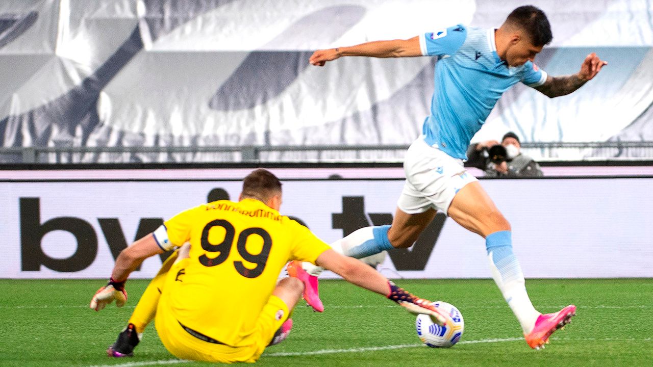 Lazio goleó a Milan y la Champions League se vuelve a alejar para los 'Rossoneri'