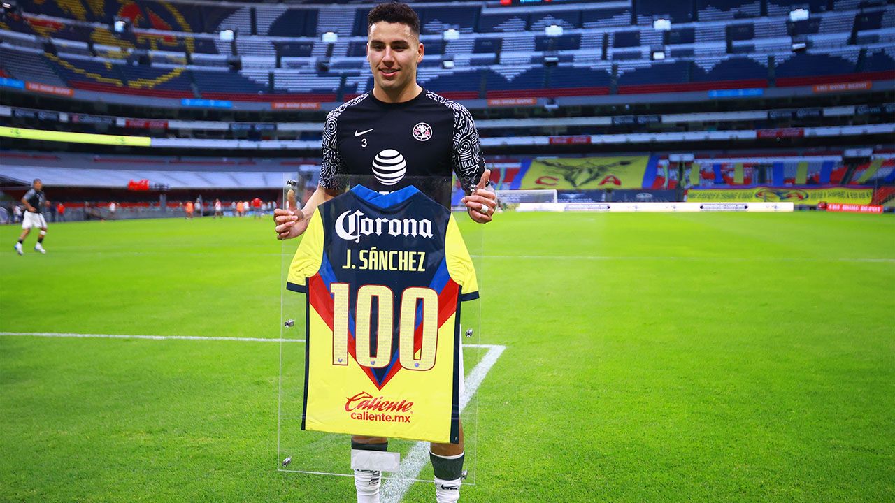 Así se vive el encuentro en el Estadio Azteca, donde Richard Sánchez anotó un golazo de tiro libre al 45' y sirvió para el remate de Giovani al 60