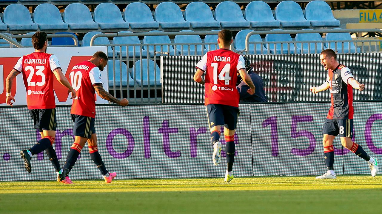 Cagliari venció 3-2 a la Roma y luchará por salvarse en las últimas jornadas