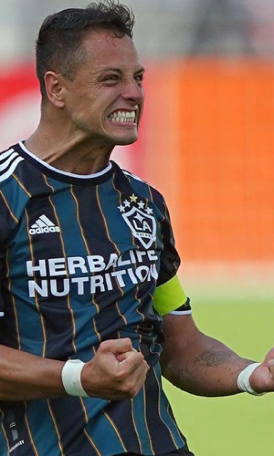 'Chicharito' Hernández ya es líder de goleo