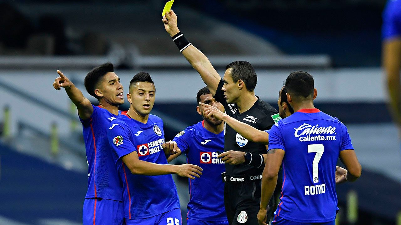 Después de un primer tiempo de mucho grito y poca ambición contra unas Chivas encerradas, el ‘Cabecita’ Rodríguez anotó al 50’ y La Máquina está cerca de la 12° victoria consecutiva.