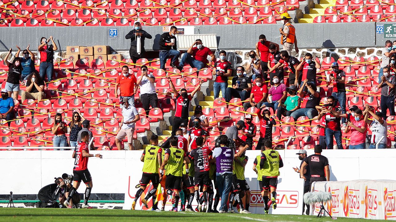 Los Rojinegros vencieron 1-0 a 'Xolos' con un gol de Renato Ibarra a los 11 minutos. Los 'Zorros' ganaron pese al penal fallado y al menos hasta que juegue San Luis, ya no son últimos en la tabla de cocientes.