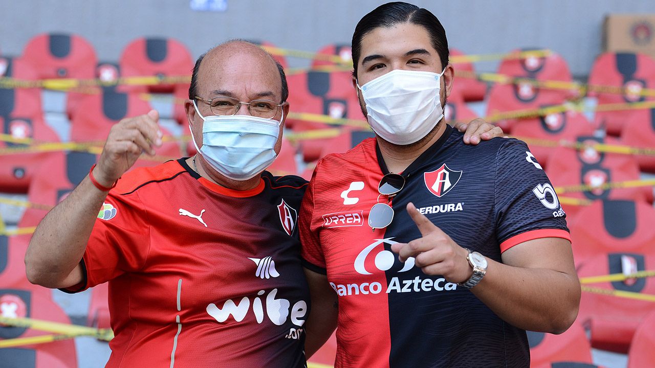 El público regresó al Estadio Jalisco después de más de un año.