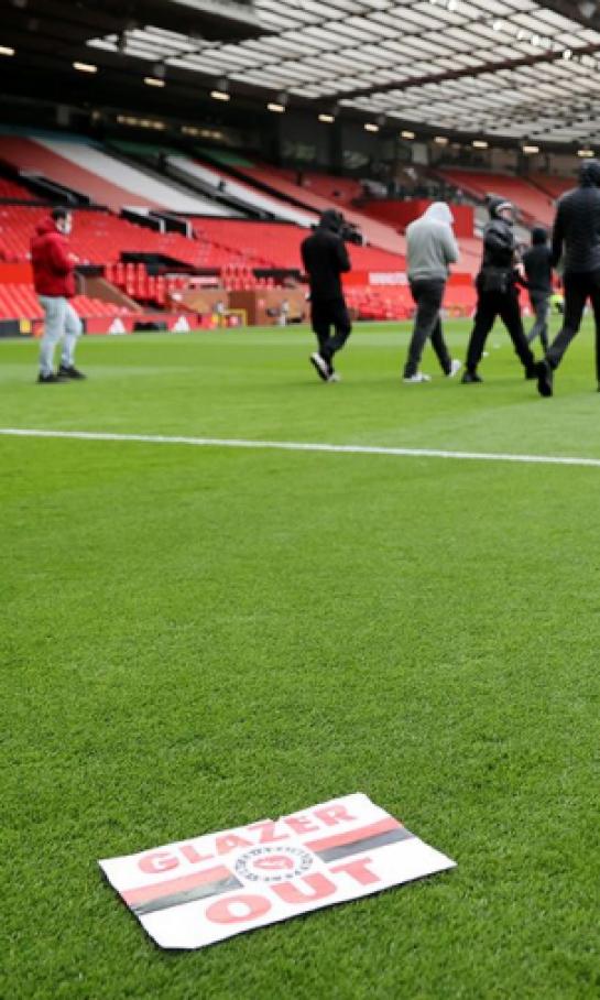 El clásico entre Manchester United y Liverpool suspendido