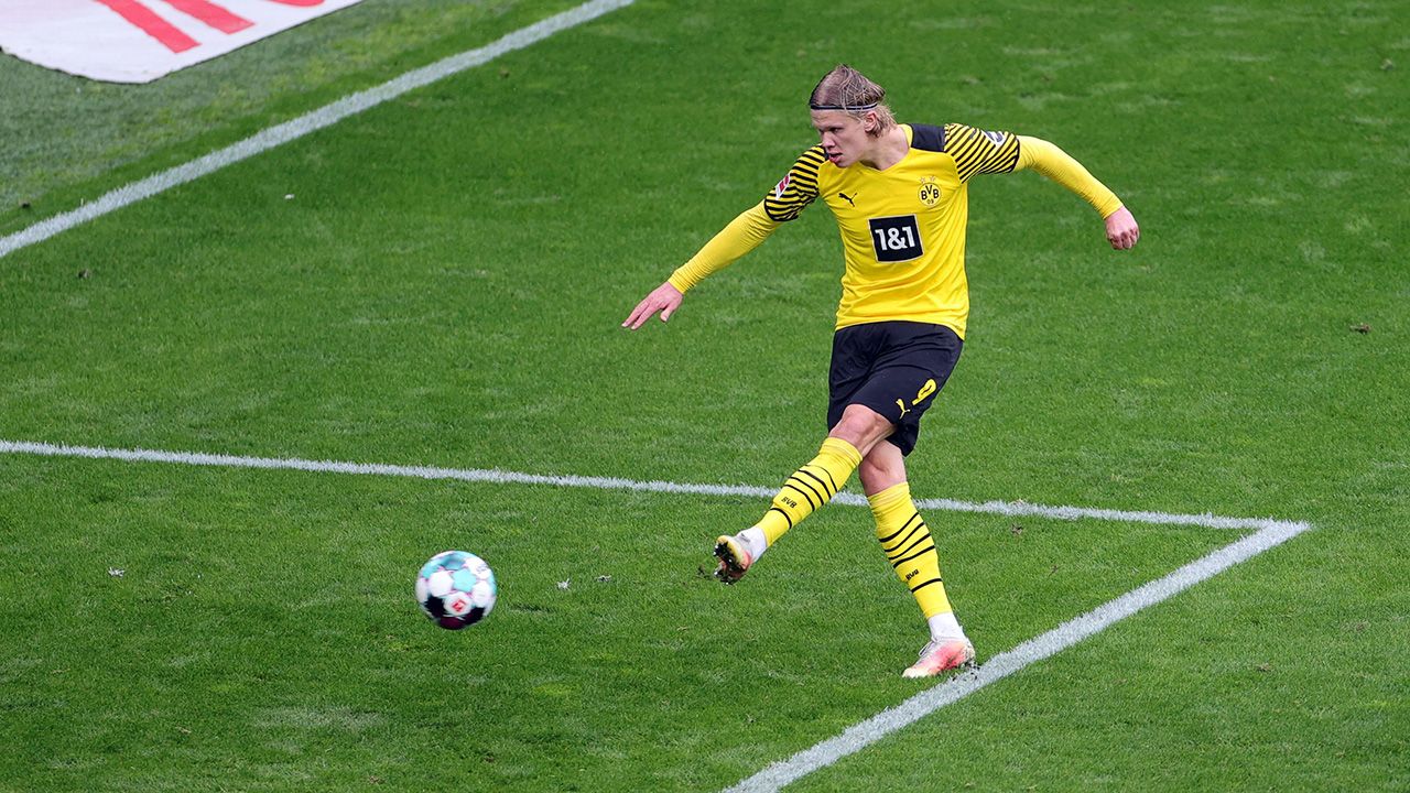 5. Erling Haaland - Borussia Dortmund | 27 goles - 54 puntos