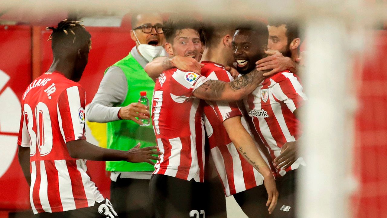 Athletic de Bilbao alejó a Sevilla de la batalla por el título de La Liga
