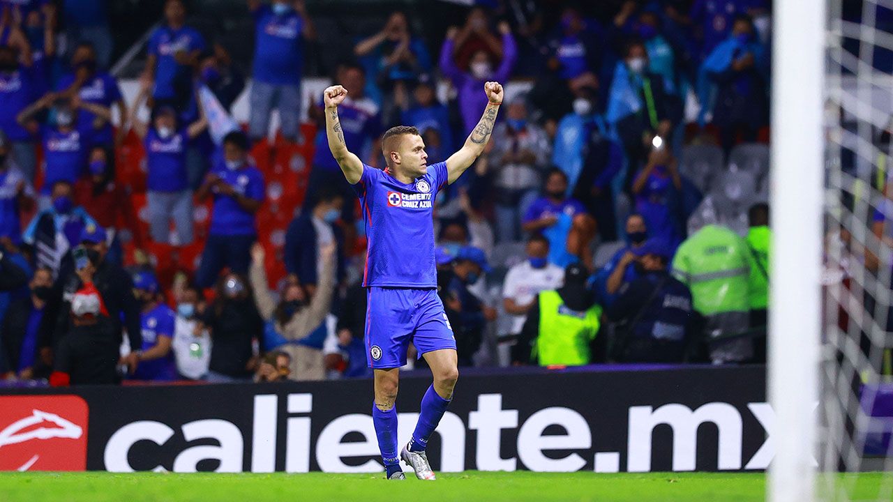 ¡El gol que le está dando el título a Cruz Azul! Así le marcó 'Cabecita' Rodríguez a Santos