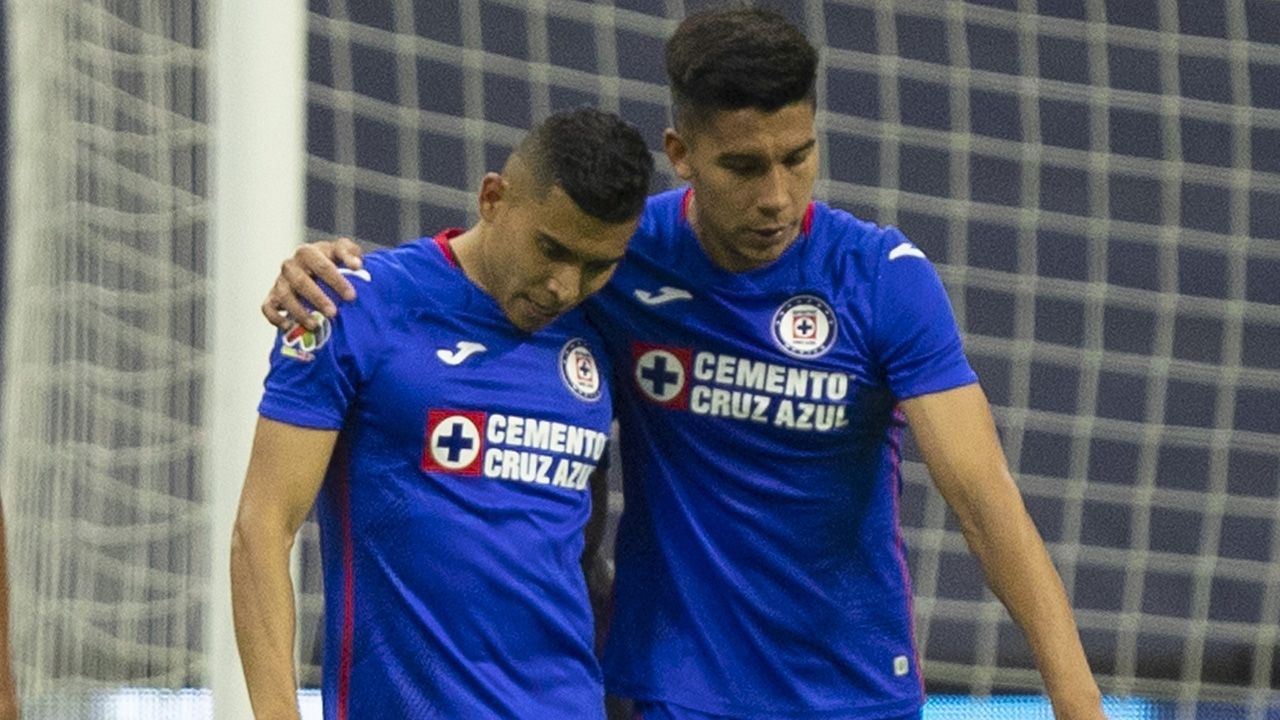 Cruz Azul 1-1 Tijuana: El empate de último minuto de ‘Xolos’ evitó que La Máquina alcanzara el récord absoluto de 43 puntos, pero le alcanzó para la marca de torneos cortos con 18 equipos: 41 puntos.
