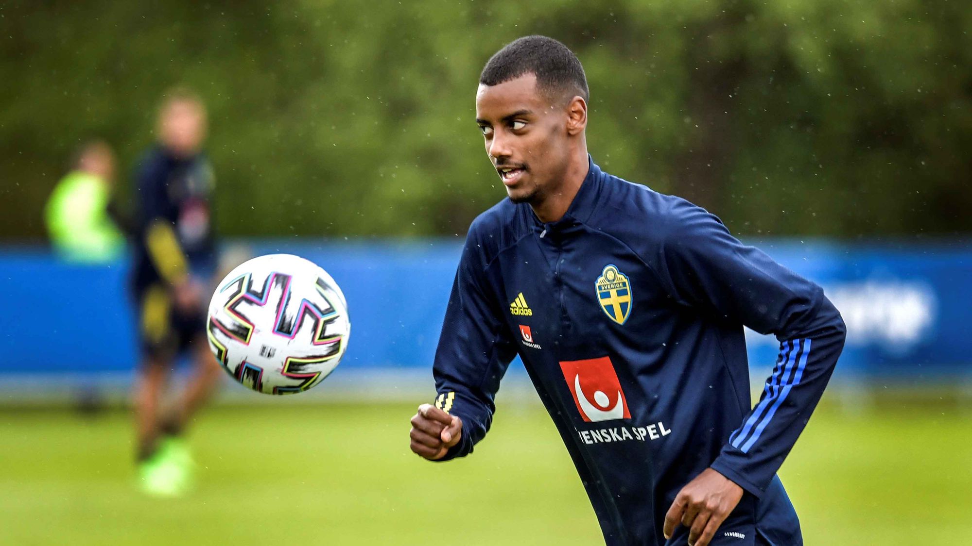 Alexander Isak, 21 años, Suecia: Fue convocado por primera vez en enero de 2017; su partido debut fue un amistoso ante Costa de Marfil. Su primer duelo en competencias oficiales fue en 2019, frente a Rumania en las clasificatorias de la Euro 2020.