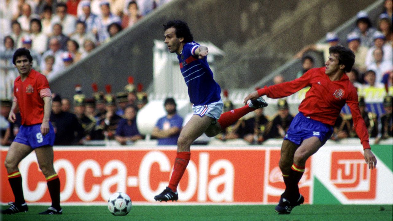 El máximo goleador en una misma edición de la Eurocopa es el francés Michel Platini quien marcó 9 dianas en 1984