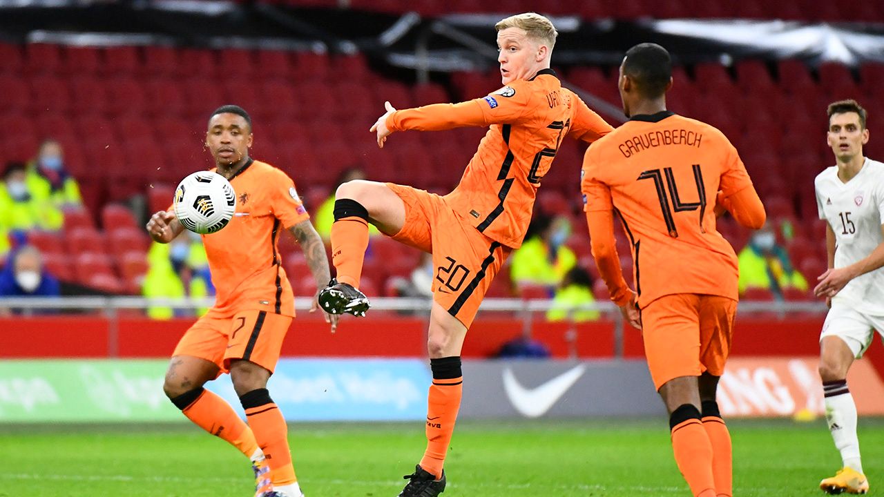 Donny van de Beek - Mediocampista - Holanda
