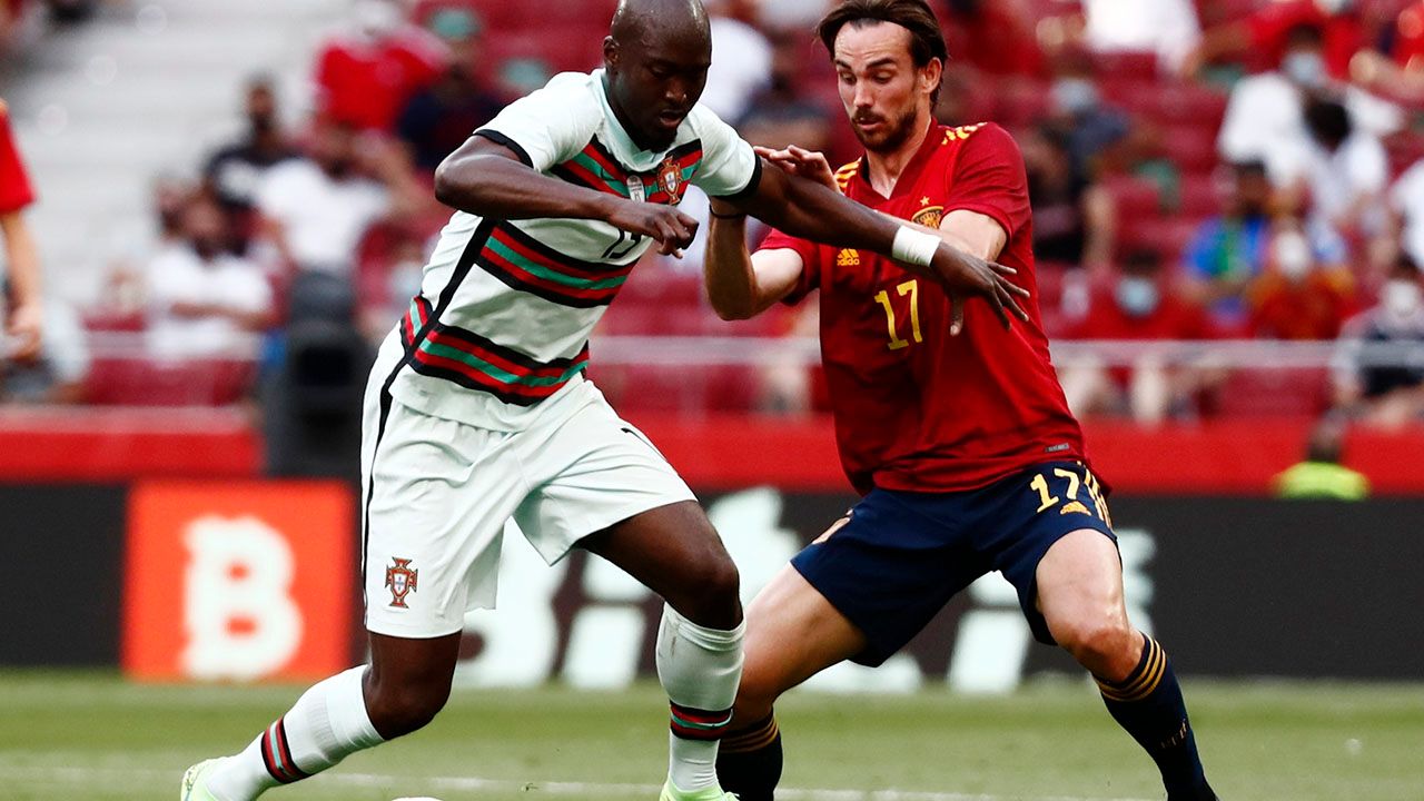 Demasiado respeto en el gris empate entre España y Portugal