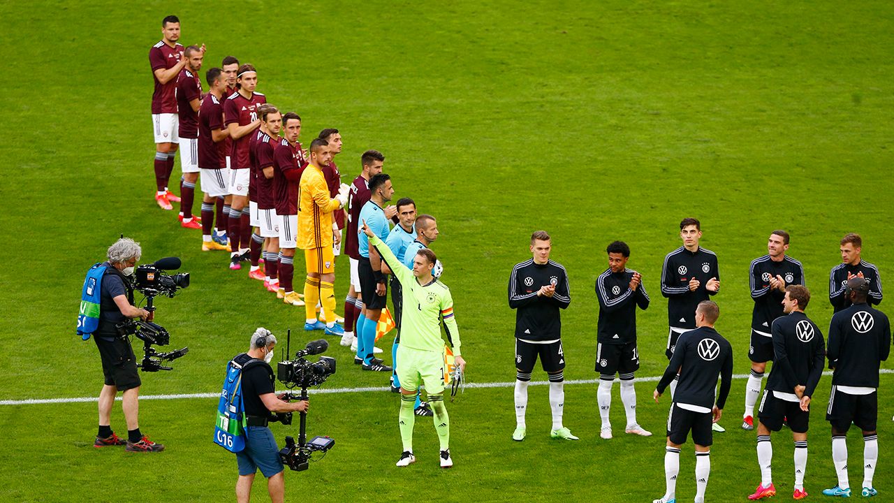 Homenaje para Manuel Neuer quien sigue haciendo historia con la Selección Alemana