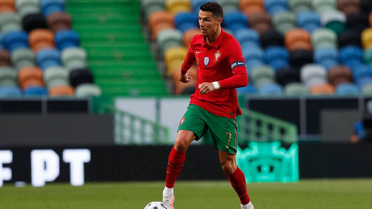 Cristiano Ronaldo - Delantero - Portugal - 36 años