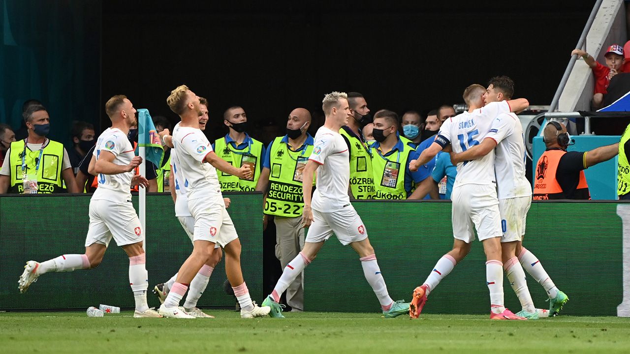 Кто вышел в четвертьфинал евро 2024. Кто вышел в четвертьфинал евро 2024. Евро 2024 команды картинка на русском языке. Суаньи бельгия. Чемпионат европы по футболу 2020 четвертьфиналы.