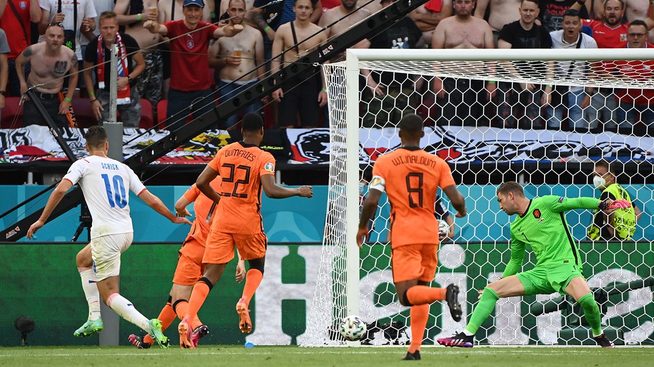 República Checa terminó con el invicto de Holanda y clasificó a cuartos de final