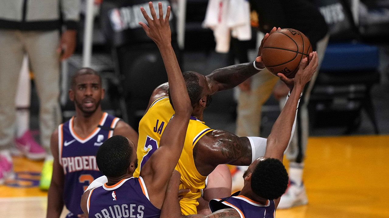 Adiós bicampeonato, los Suns exhibieron y echaron a los Lakers