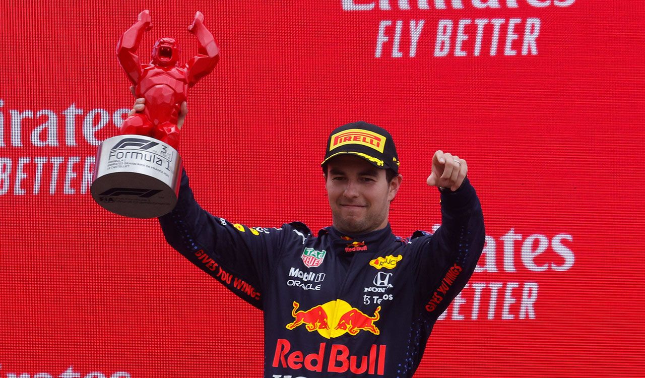 'Checo', vuelve al podio, ahora al lado de Verstappen