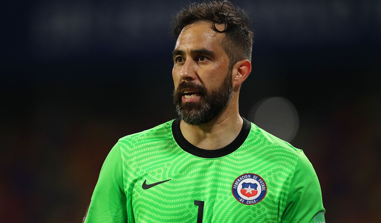 Claudio Bravo 38 años (Chile)
