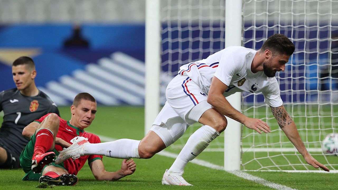 Olivier Giroud llegó a los 46 goles en 108 partidos con la Selección Francesa, con el doblete marcado en el amistoso ante Bulgaria (3-0)