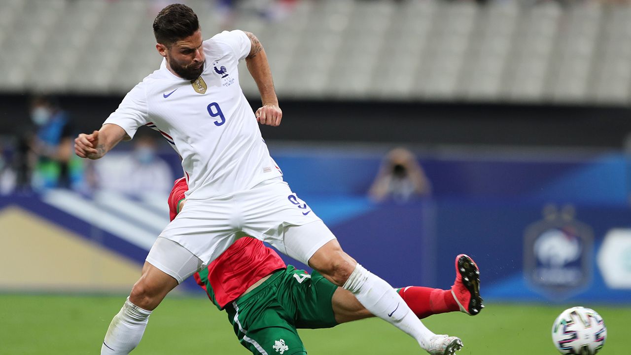 Olivier Giroud llegó a los 46 goles en 108 partidos con la Selección Francesa, con el doblete marcado en el amistoso ante Bulgaria (3-0)