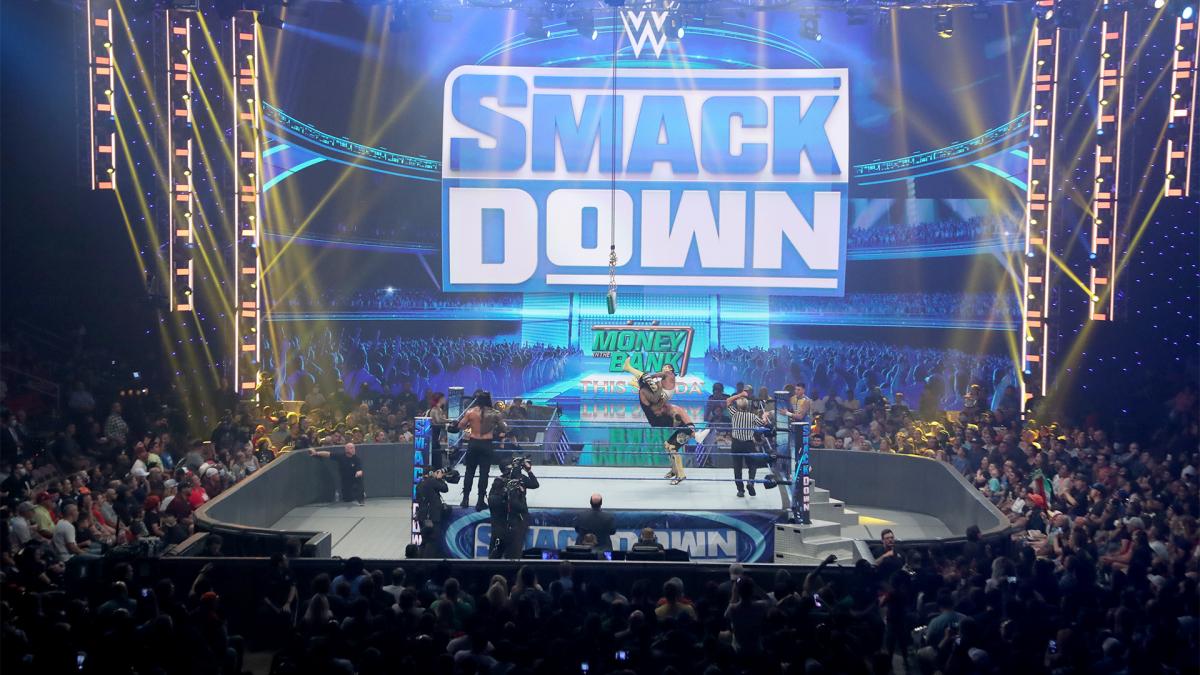 ¡Por fin regresó el Universo WWE a SmackDown!