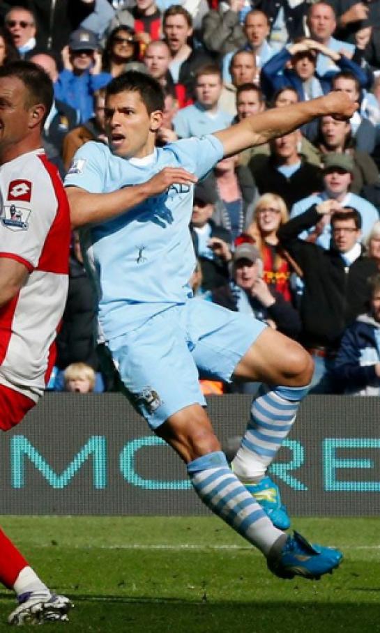 Manchester City presenta su nuevo uniforme con un momento histórico de Agüero