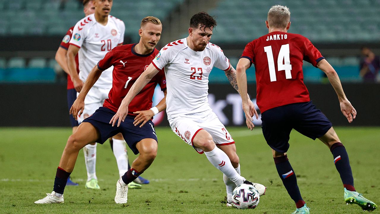 Pierre-Emile Hojbjerg (Mediocampista-Dinamarca) v Declan Rice (Mediocampista-Inglaterra)