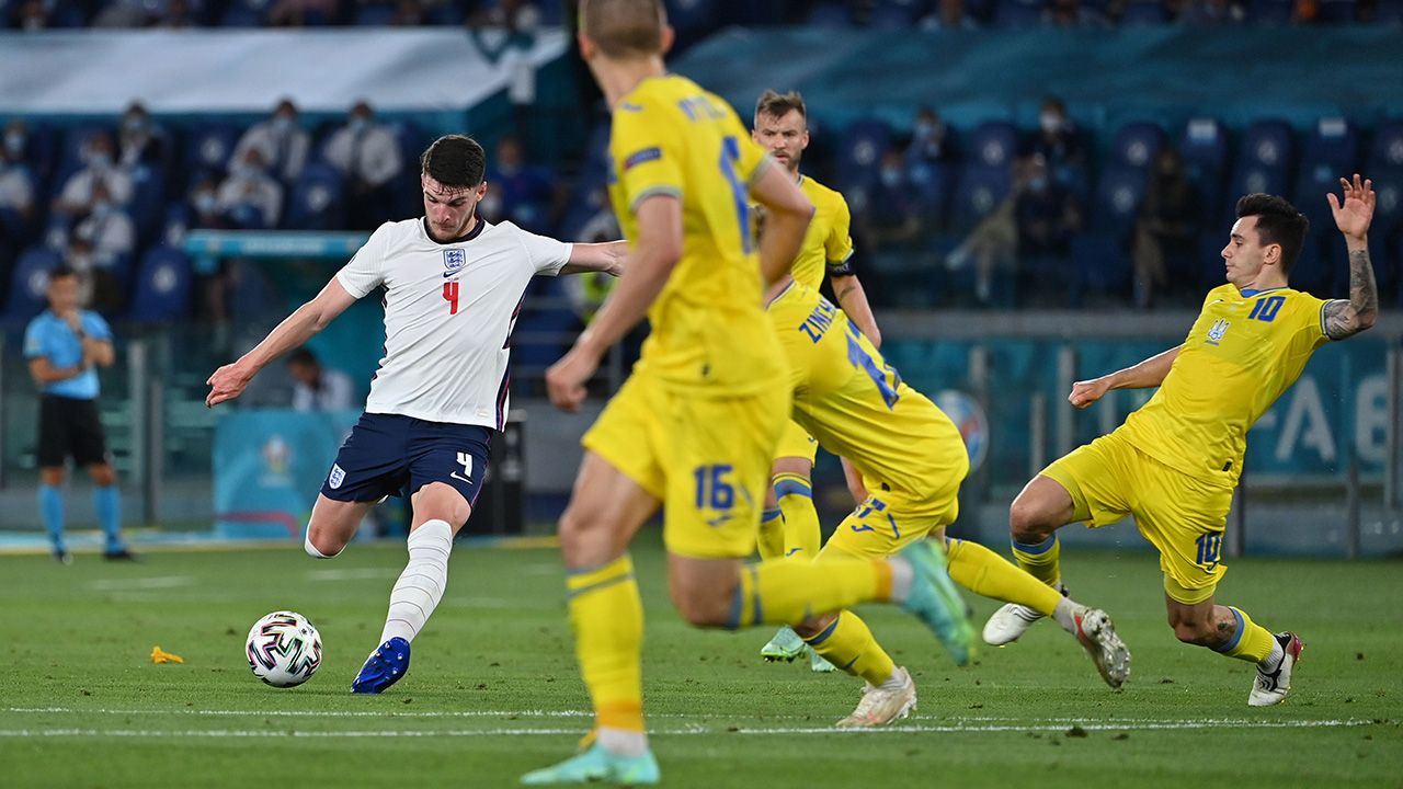 Pierre-Emile Hojbjerg (Mediocampista-Dinamarca) v Declan Rice (Mediocampista-Inglaterra)