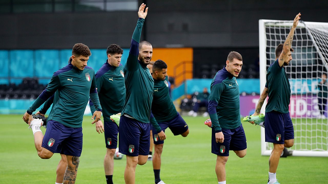 Concentración, risas y buen ambiente en Italia antes de la semifinal frente a España