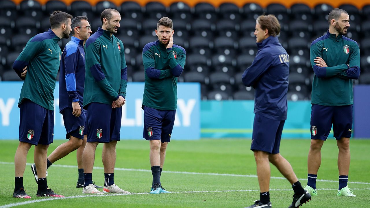 Concentración, risas y buen ambiente en Italia antes de la semifinal frente a España