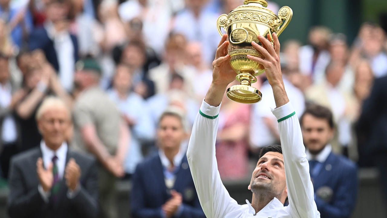 Novak Djokovic se coronó en Wimbledon y es un histórico