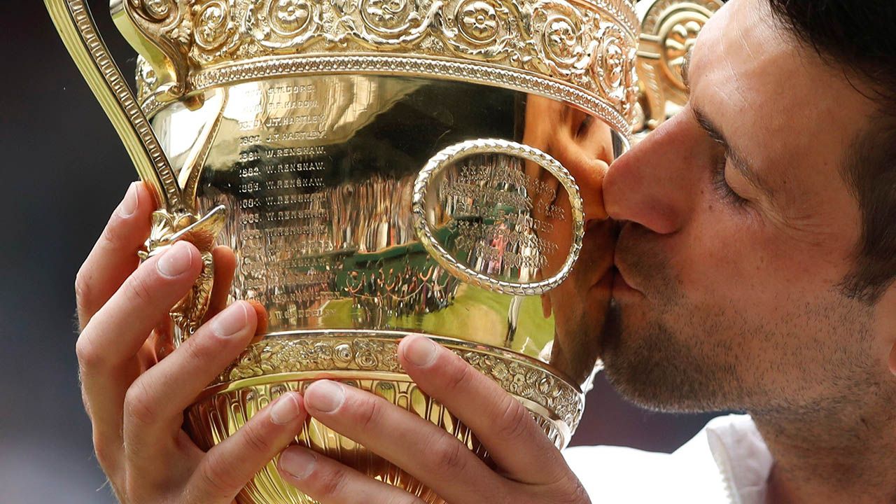 Novak Djokovic se coronó en Wimbledon y es un histórico