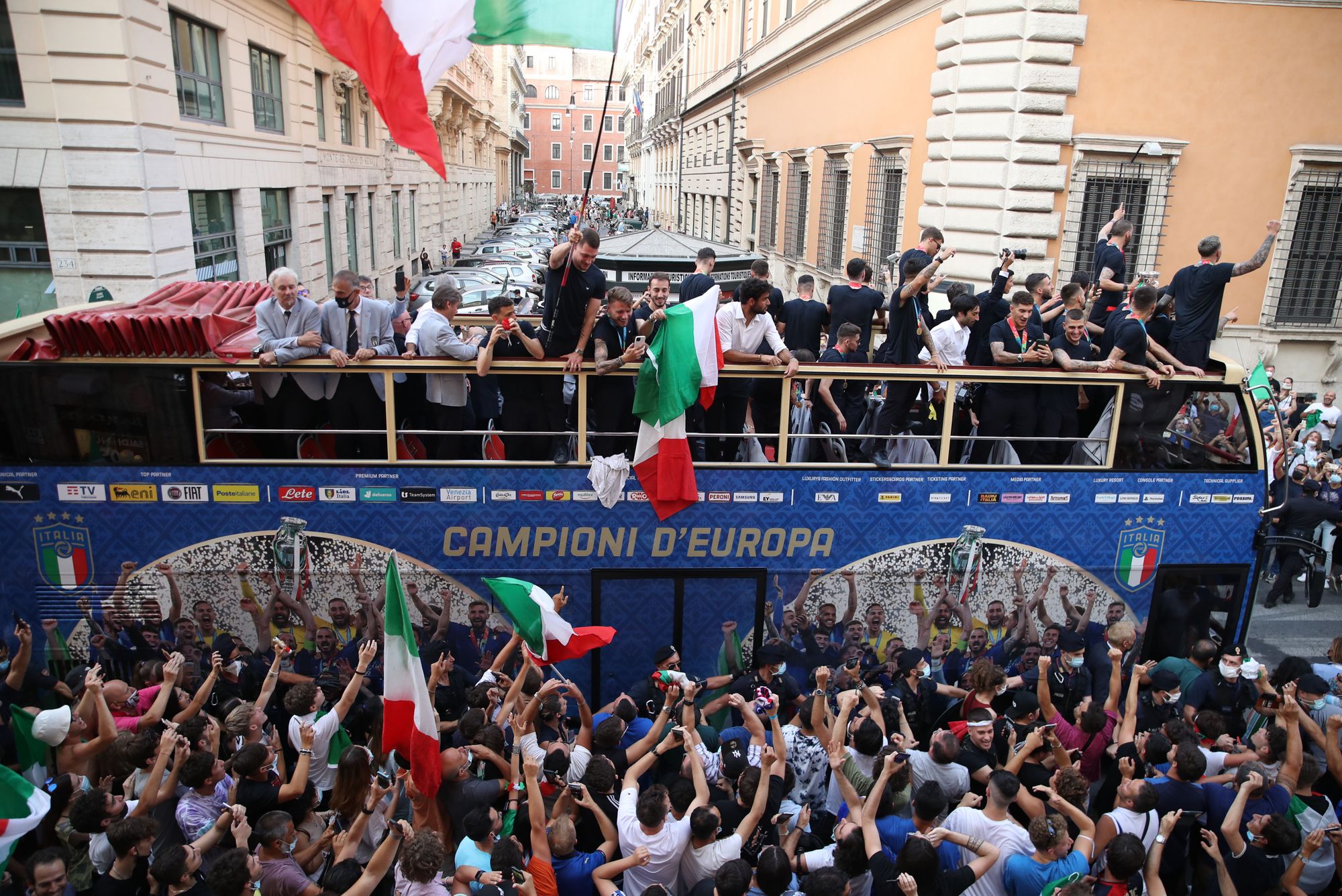 Roma recibió a los campeones de la Eurocopa, continúa el festejo de Italia