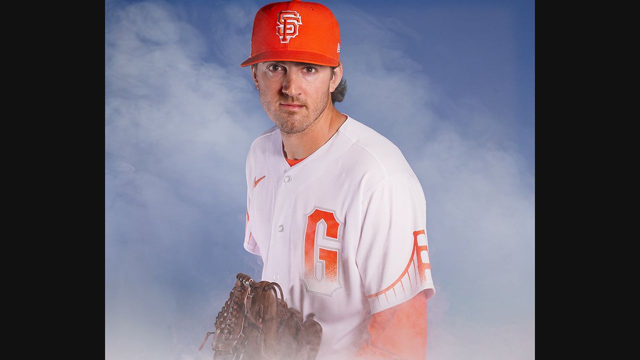 Los San Francisco Giants 'tocan el cielo' con sus nuevos uniformes