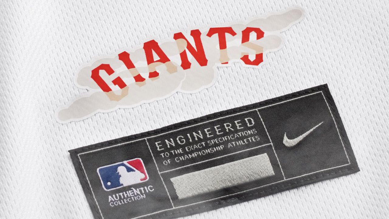 Los San Francisco Giants 'tocan el cielo' con sus nuevos uniformes