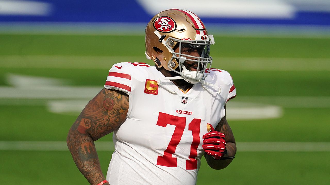 Trent Williams, liniero ofensivo de los San Francisco 49ers, conoce bien las labores de un liniero defensivo y puede incluso participar como tight end.