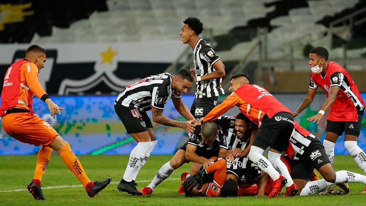 Everson fue la figura de Mineiro que tuvo que definir en penales al ganador de la serie de octavos de final de la Copa Libertadores ante Boca Juniors. (Global: 0-0, penales: 3-1)