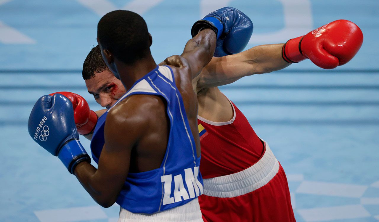 El boxeador que tuvo que pedir un uniforme prestado