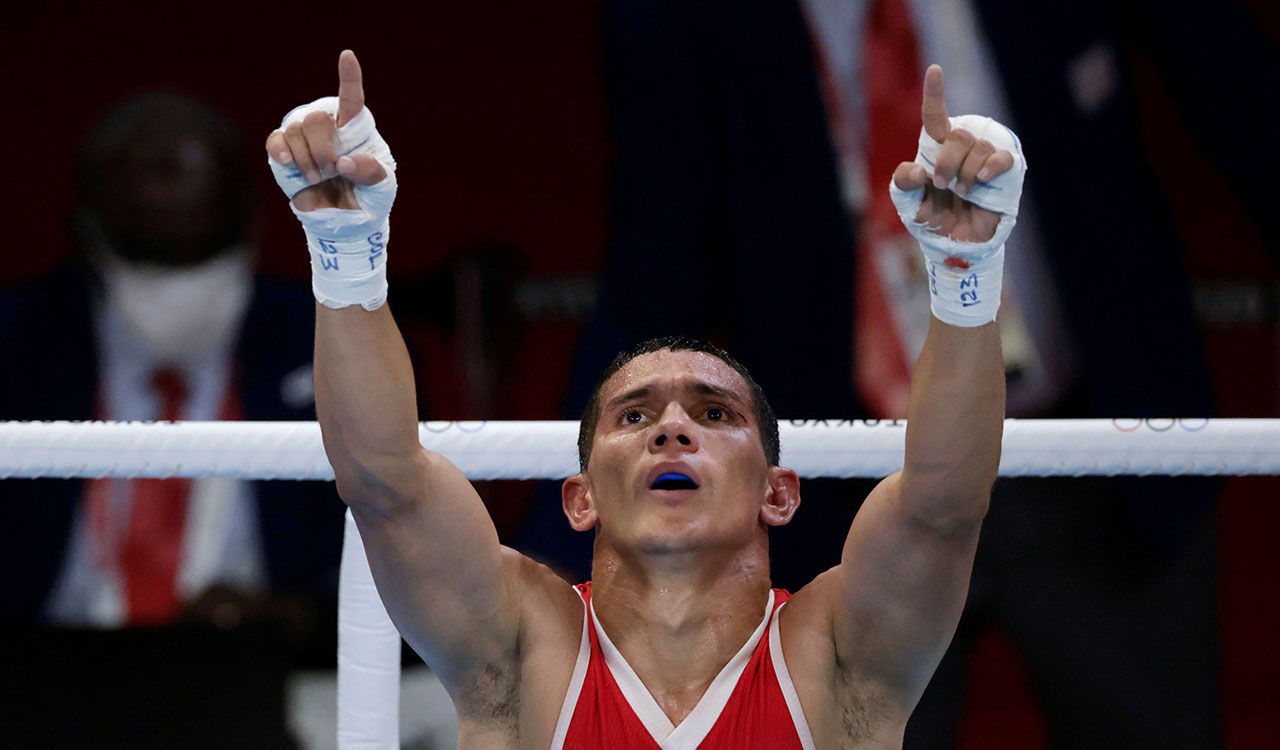 El boxeador que tuvo que pedir un uniforme prestado