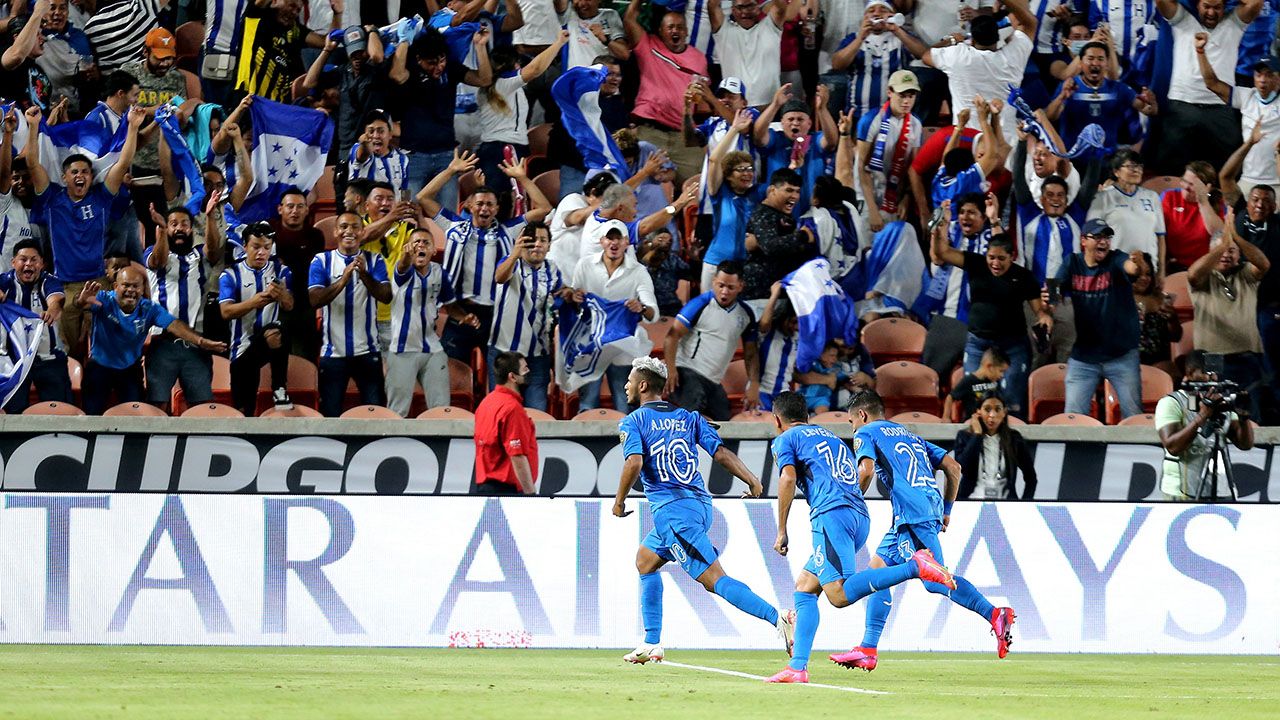 Otro partido lleno de goles en la Copa Oro y Honduras sigue imparable